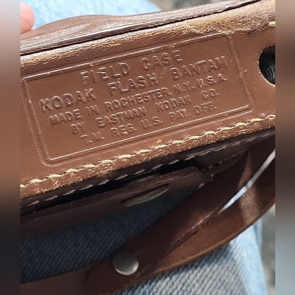 Kodak Flash Bantam Vintage Camera w/Leather Field Case Untested - Picture 4 of 11